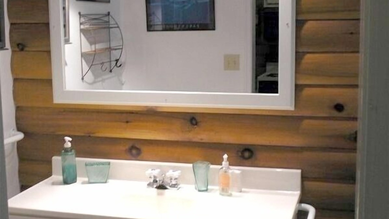 Photo of Bathroom in Snowshoe