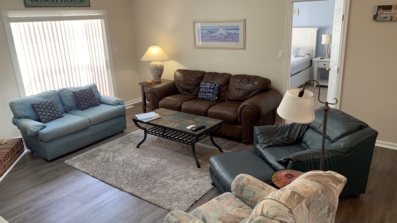 Photo of Livingroom in Caine Woods