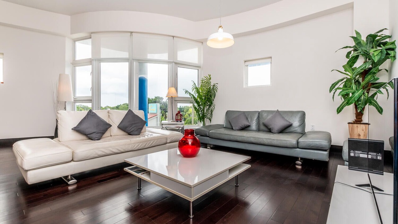 Photo of Livingroom in Northeast Miami