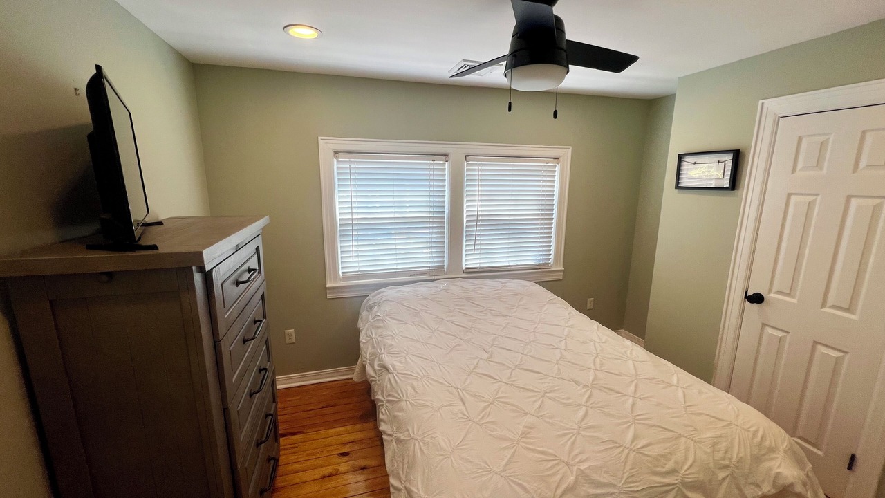 Photo of Bedroom in Seaside Heights