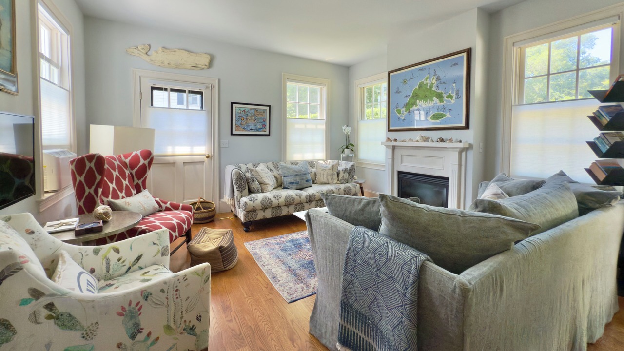 Photo of Livingroom in Tisbury