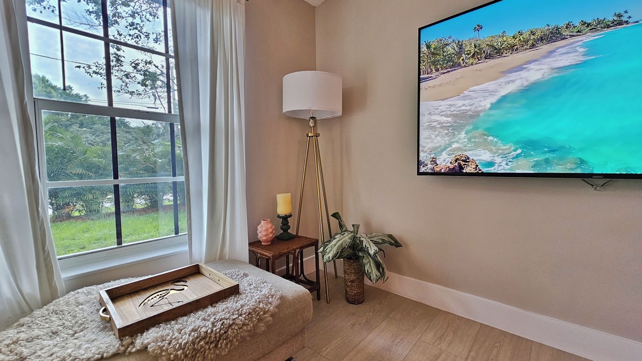Photo of Livingroom in River Oaks