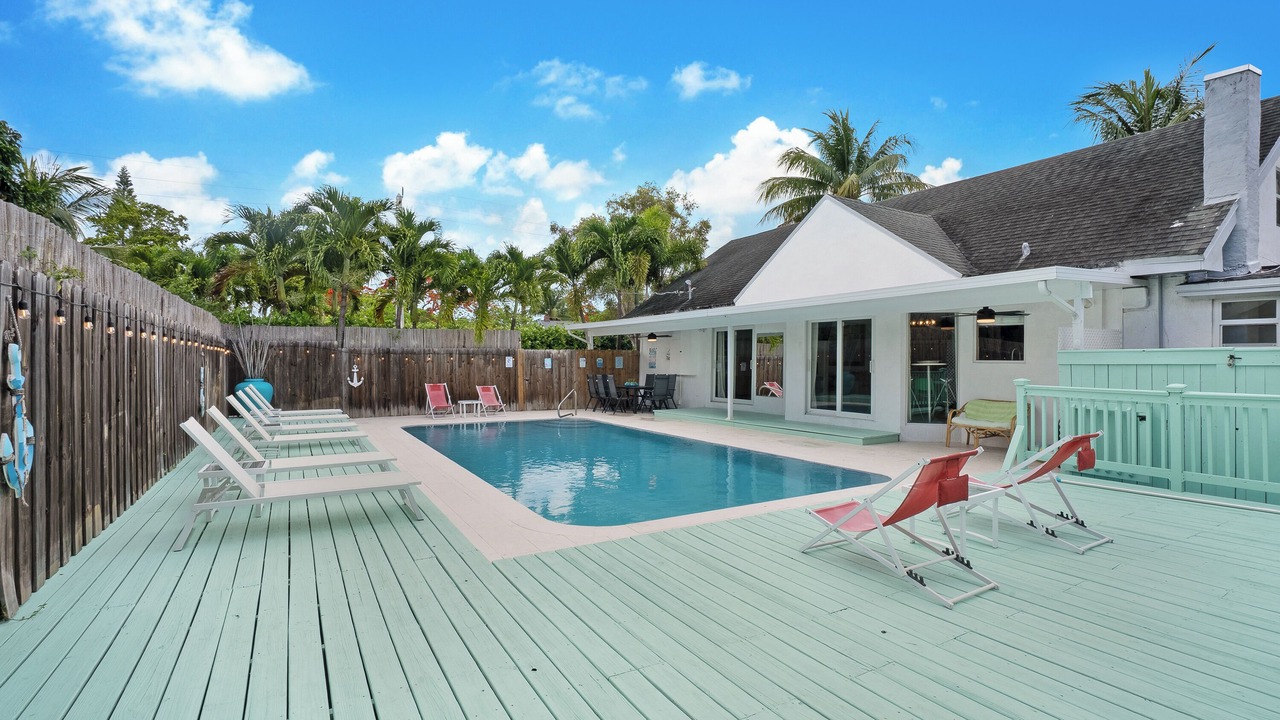 Photo of Outdoor in Hallandale Beach