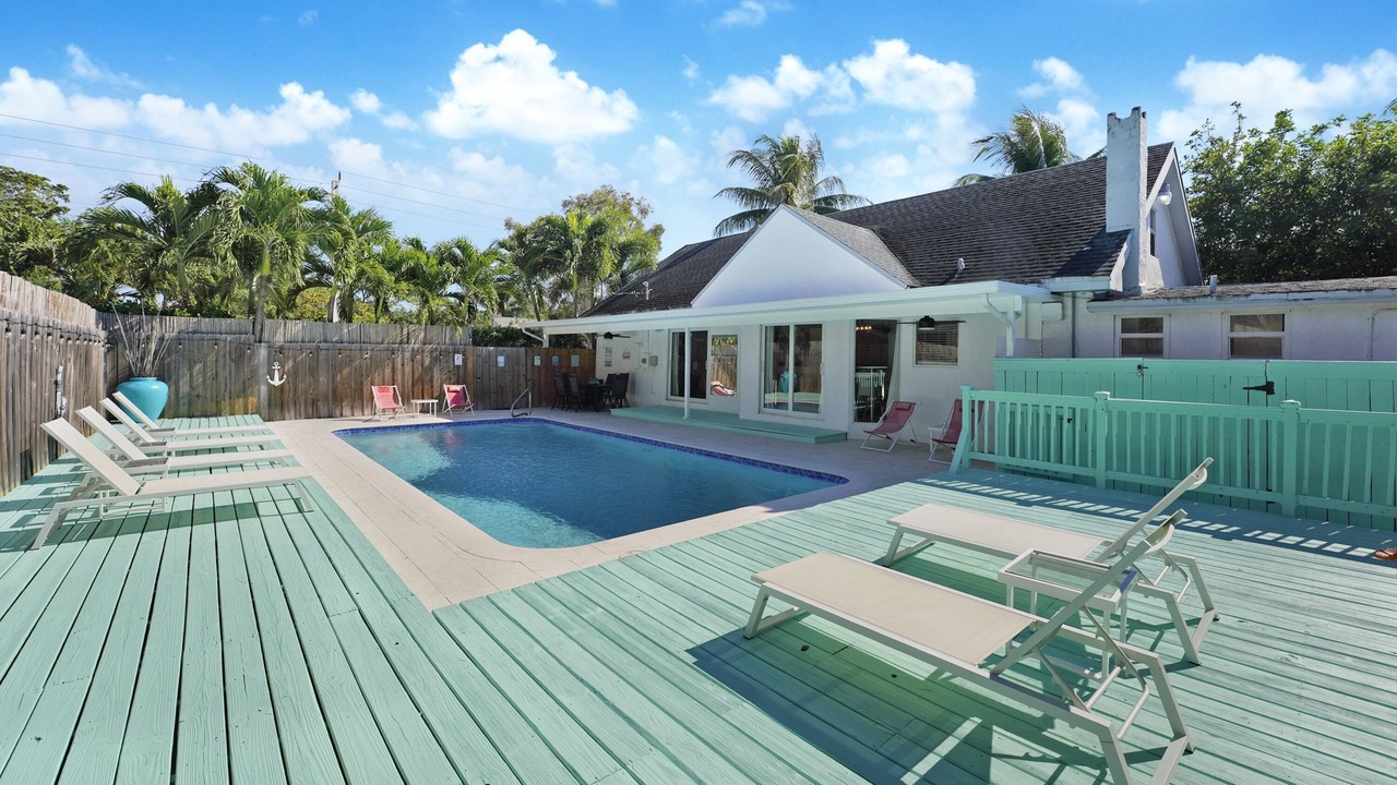 Photo of Outdoor in Hallandale Beach