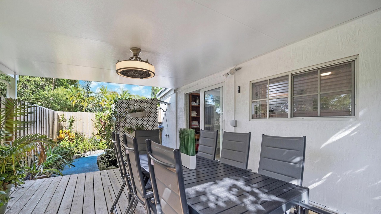 Photo of Outdoor in Hallandale Beach