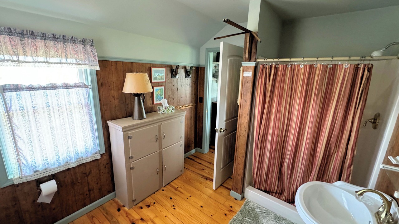 Photo of Bathroom in Chincoteague
