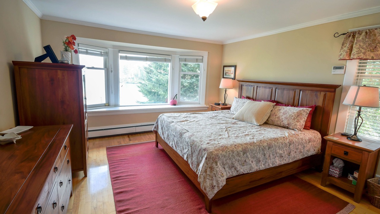 Photo of Bedroom in Lakeside