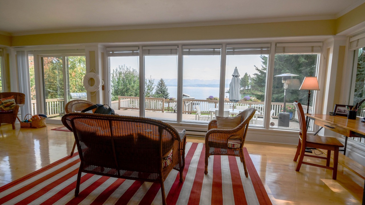 Photo of Livingroom in Lakeside