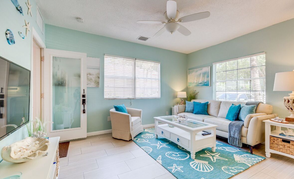 Photo of Livingroom in Bayside Historic District