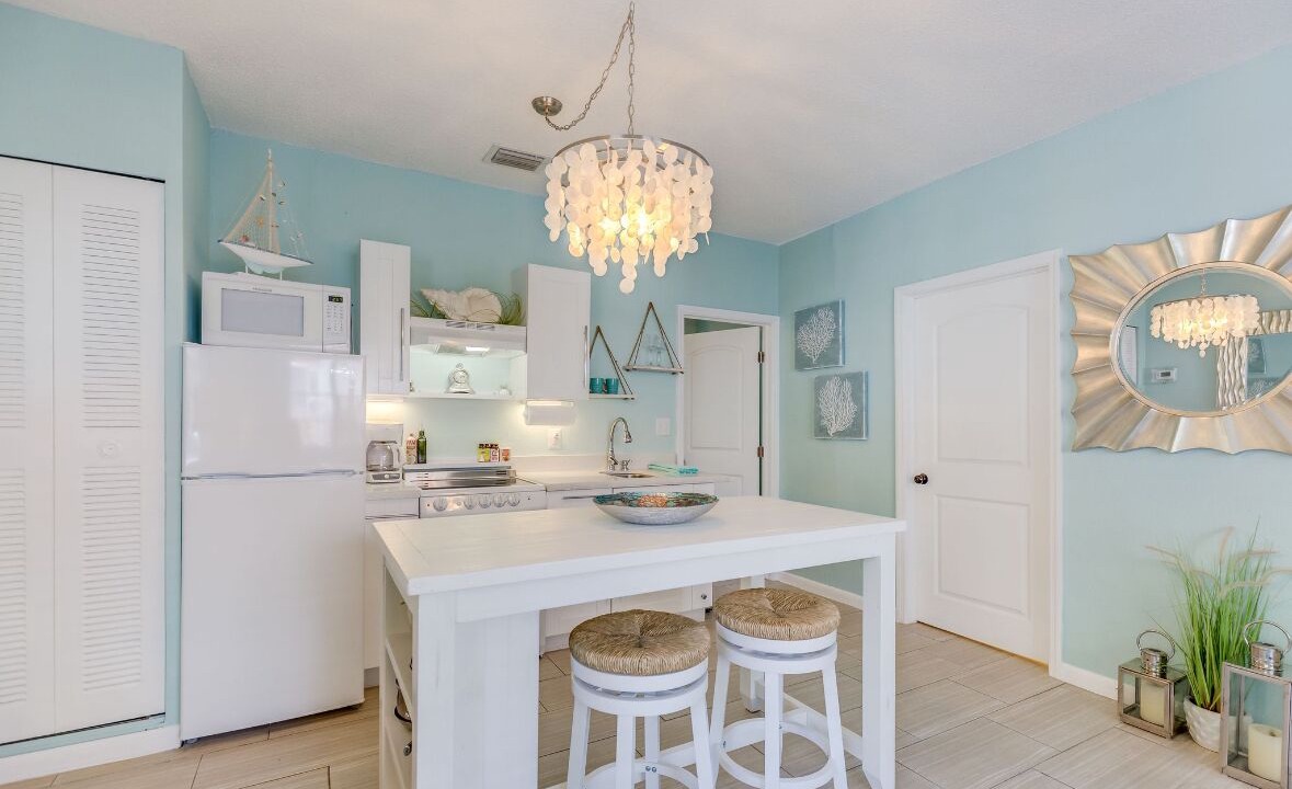 Photo of Kitchen in Bayside Historic District