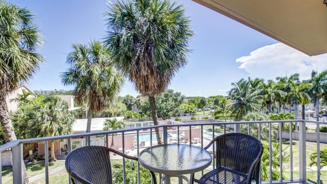 Photo of Patio Balcony in Lauderdale-by-the-Sea