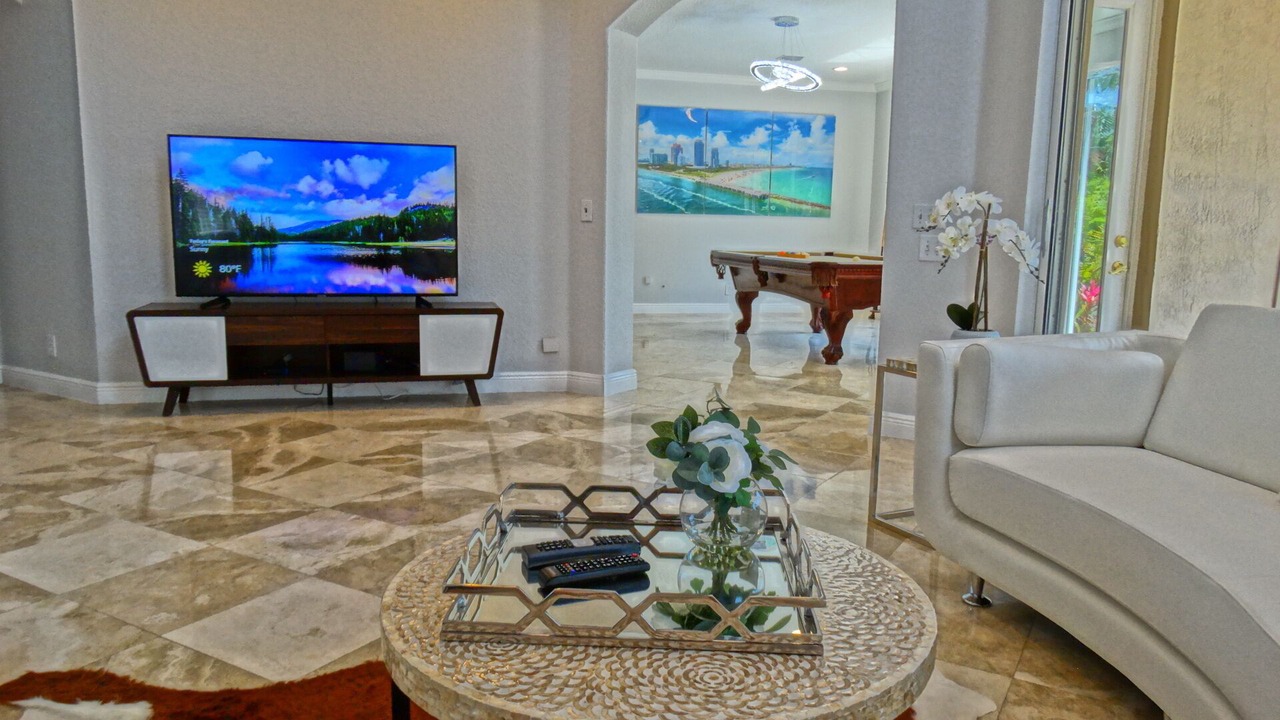 Photo of Livingroom in South Lake