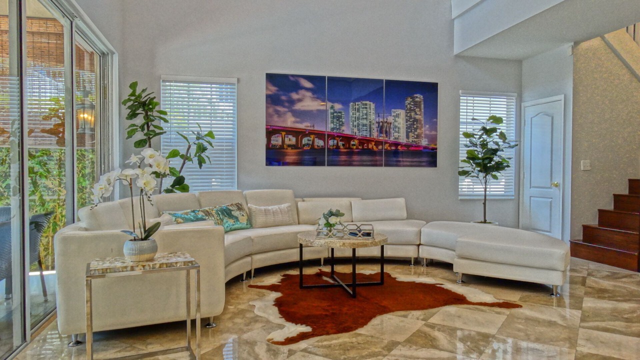 Photo of Livingroom in South Lake