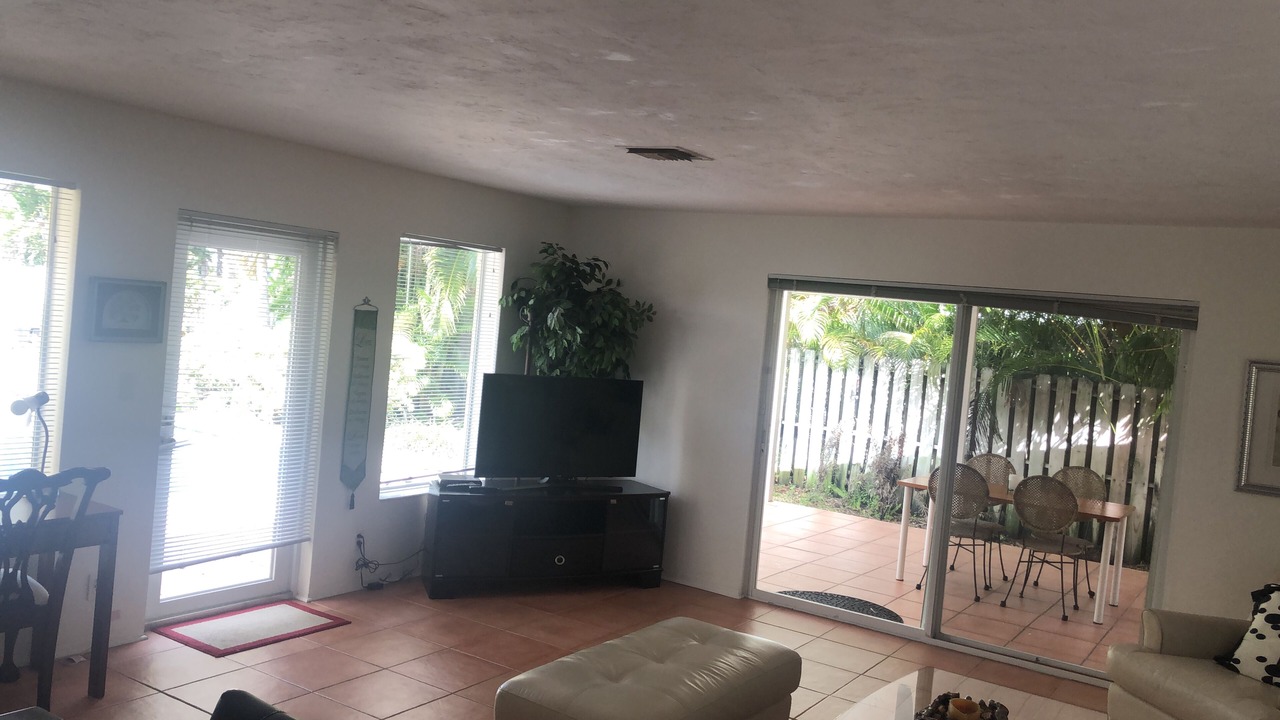 Photo of Livingroom in Lauderdale-by-the-Sea