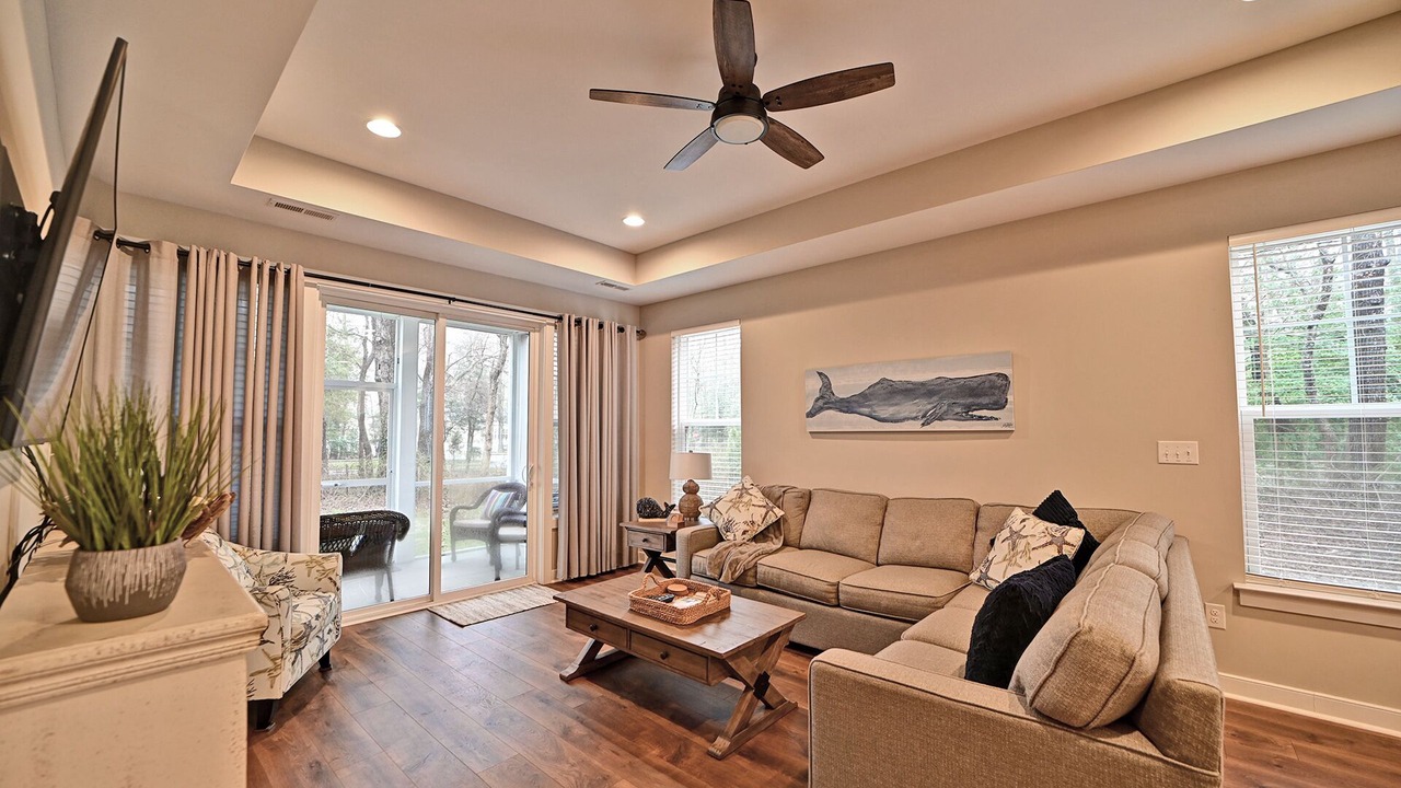 Photo of Livingroom in Savannah's Landing