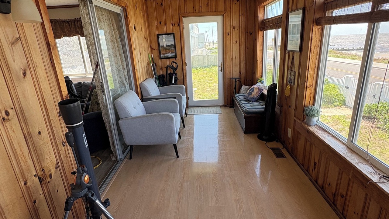 Photo of Livingroom in Town Bank