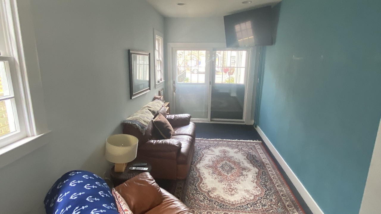 Photo of Livingroom in Historic District