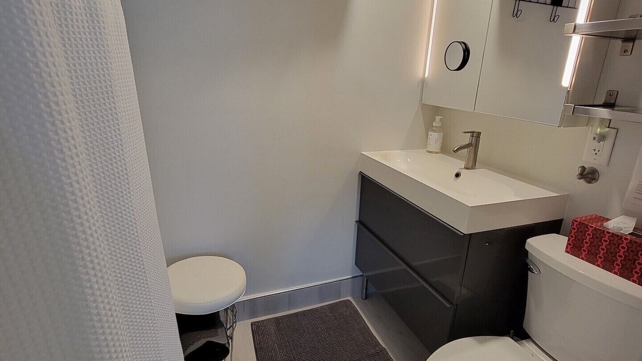 Photo of Bathroom in Harbor Village