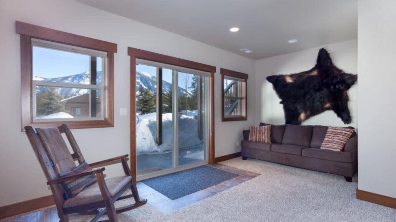 Photo of Livingroom in West Glacier