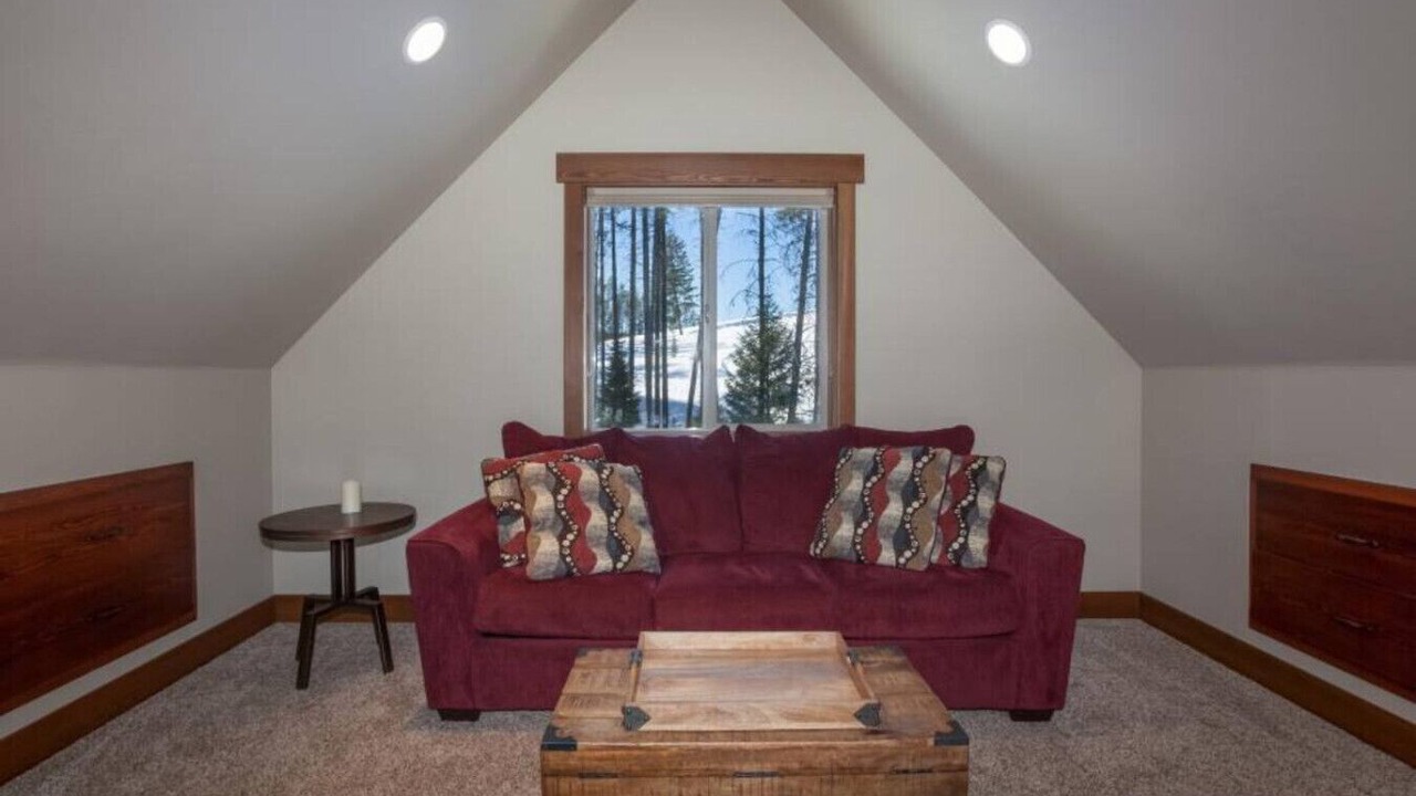 Photo of Livingroom in West Glacier