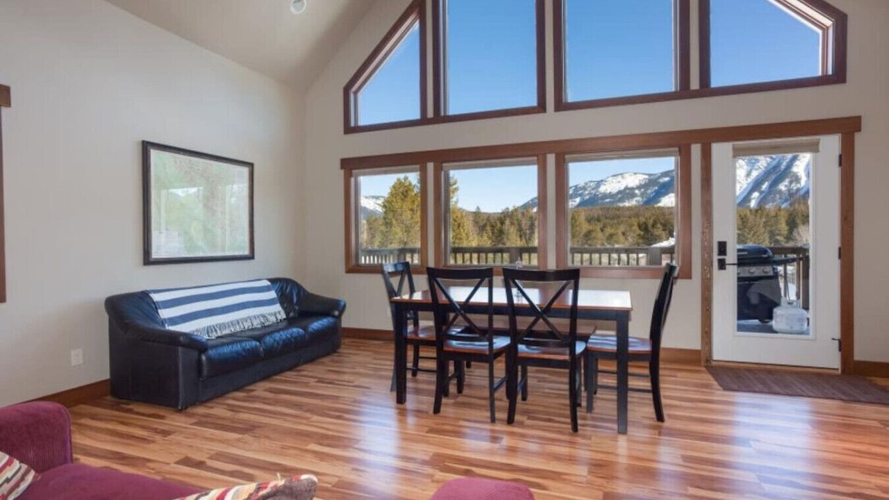 Photo of Livingroom in West Glacier