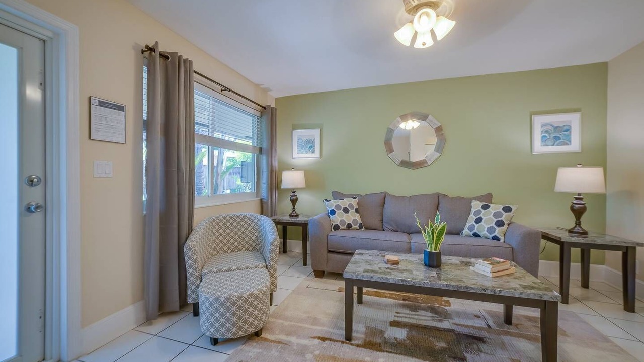 Photo of Livingroom in Middle River Terrace