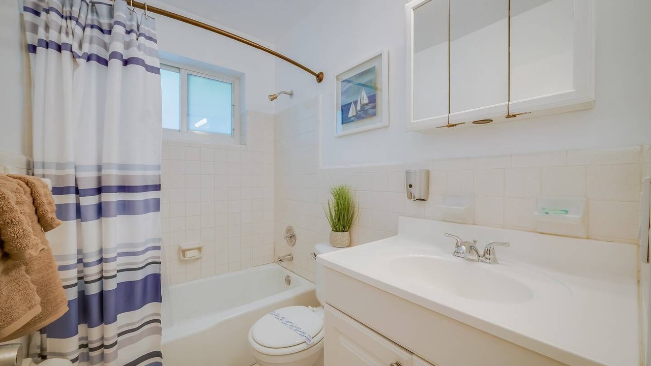 Photo of Bathroom in Middle River Terrace