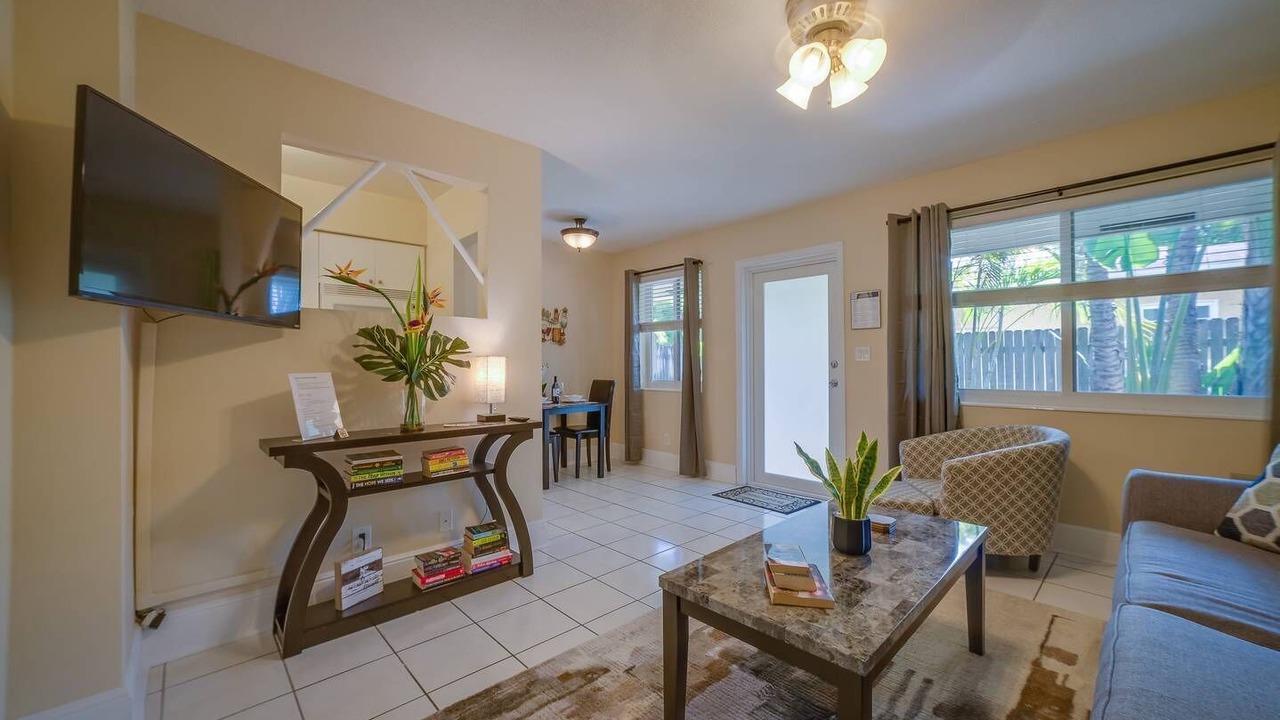 Photo of Livingroom in Middle River Terrace