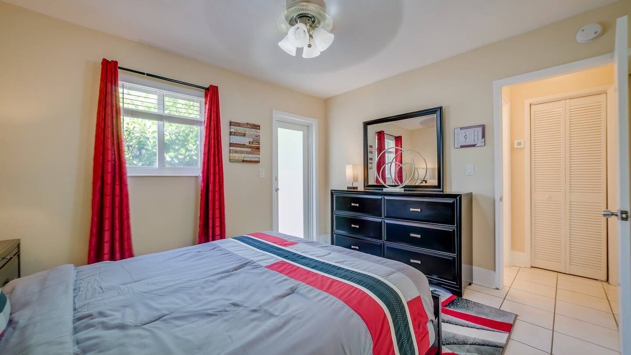 Photo of Bedroom in Middle River Terrace
