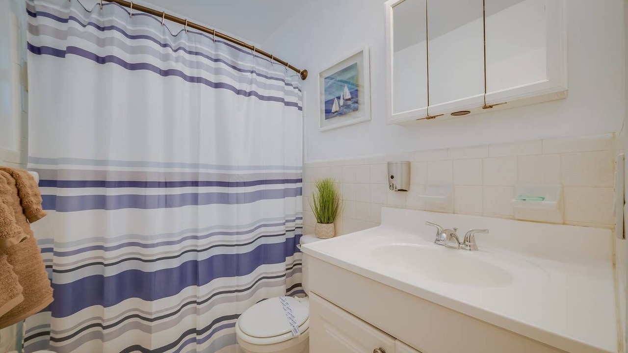 Photo of Bathroom in Middle River Terrace