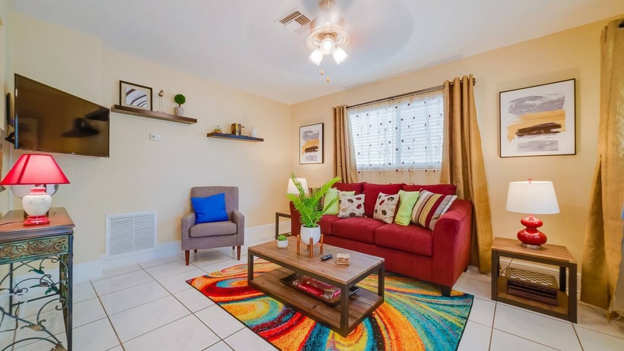 Photo of Livingroom in Middle River Terrace