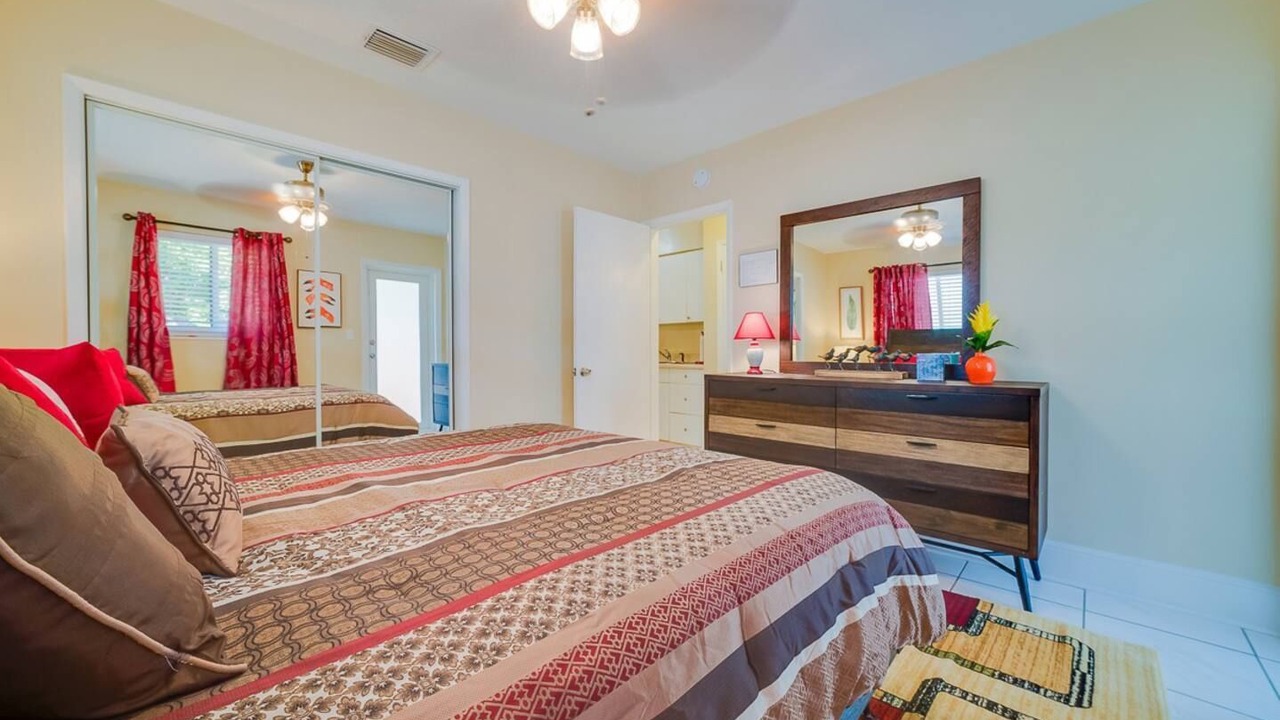 Photo of Bedroom in Middle River Terrace