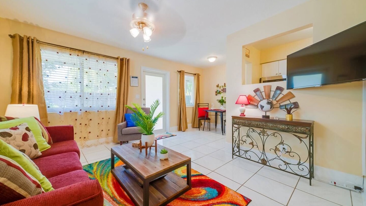 Photo of Livingroom in Middle River Terrace