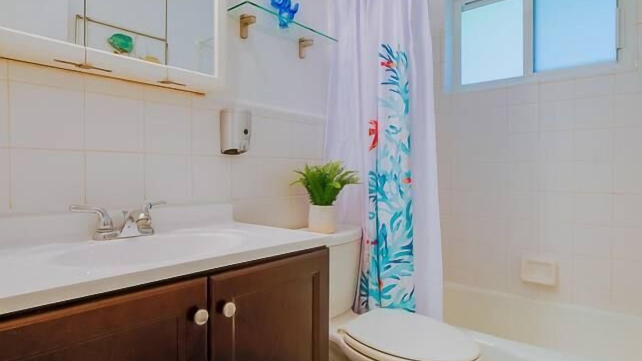 Photo of Bathroom in Middle River Terrace