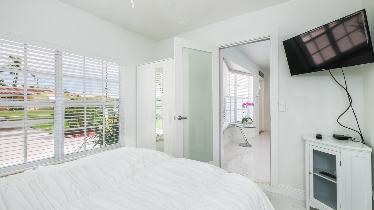 Photo of Bedroom in Dania Beach