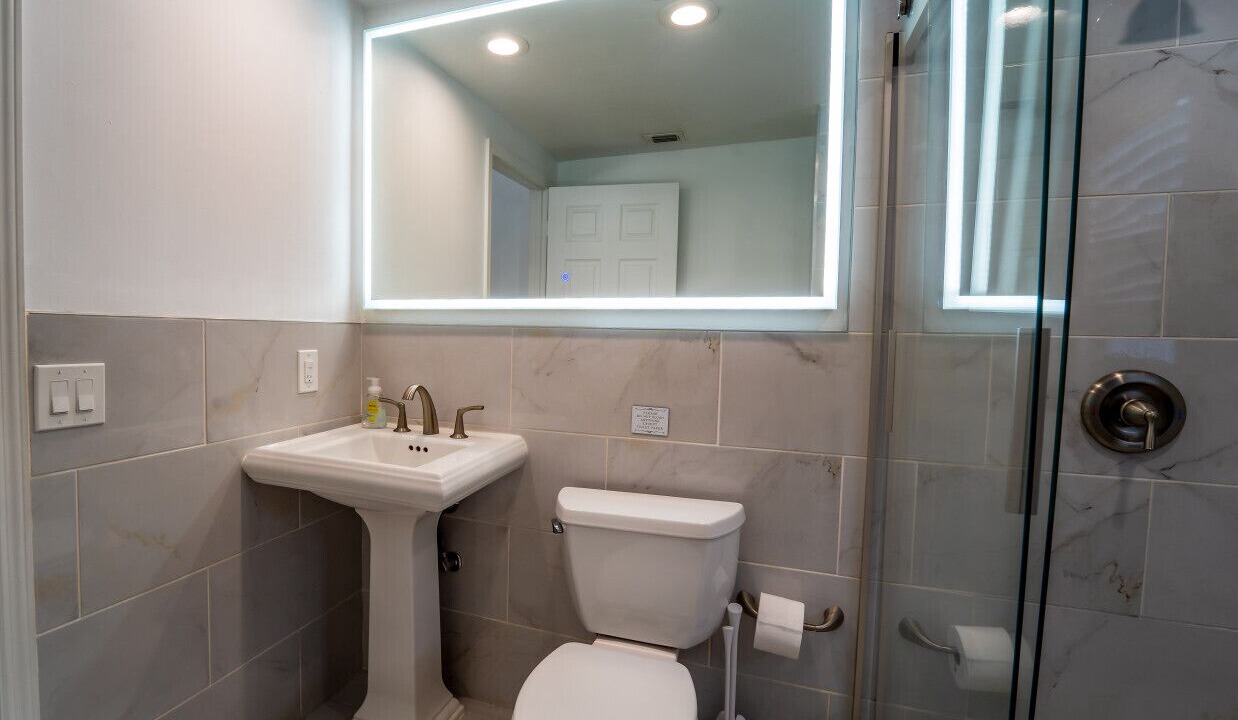 Photo of Bathroom in Hallandale Beach