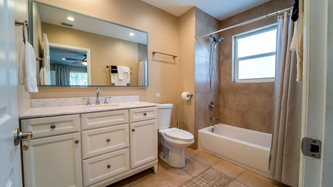 Photo of Bathroom in Hallandale Beach