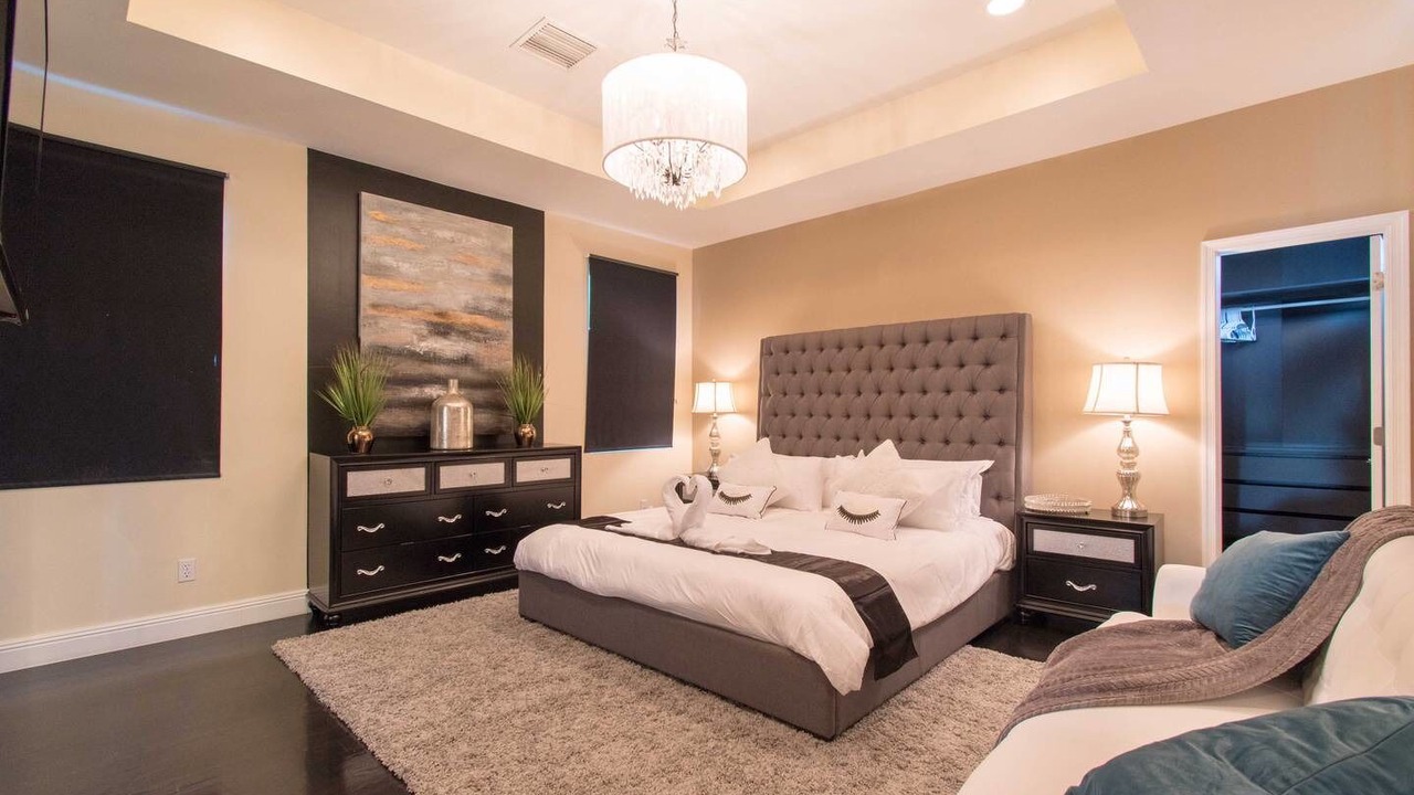 Photo of Bedroom in Hollywood Lakes