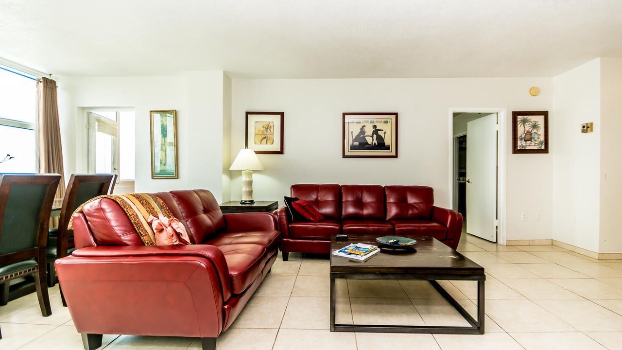 Photo of Livingroom in Galt Mile