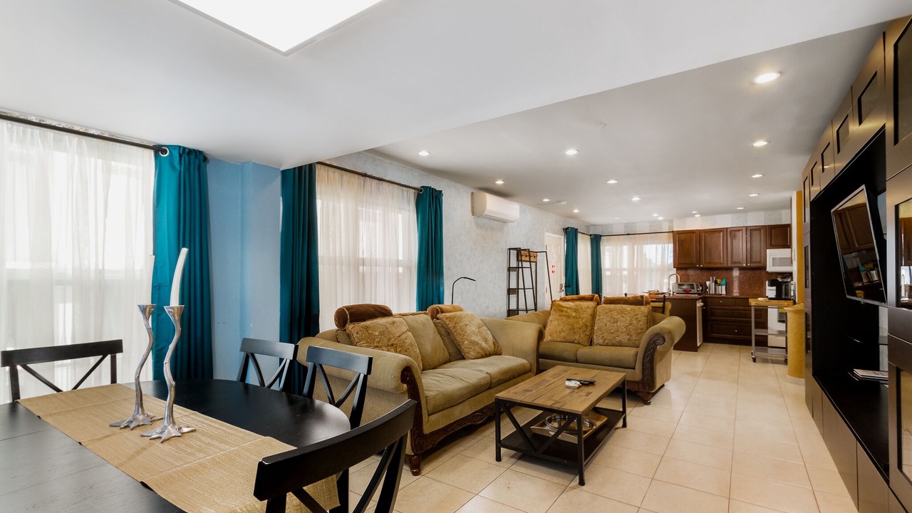 Photo of Livingroom in Hollywood South Central Beach