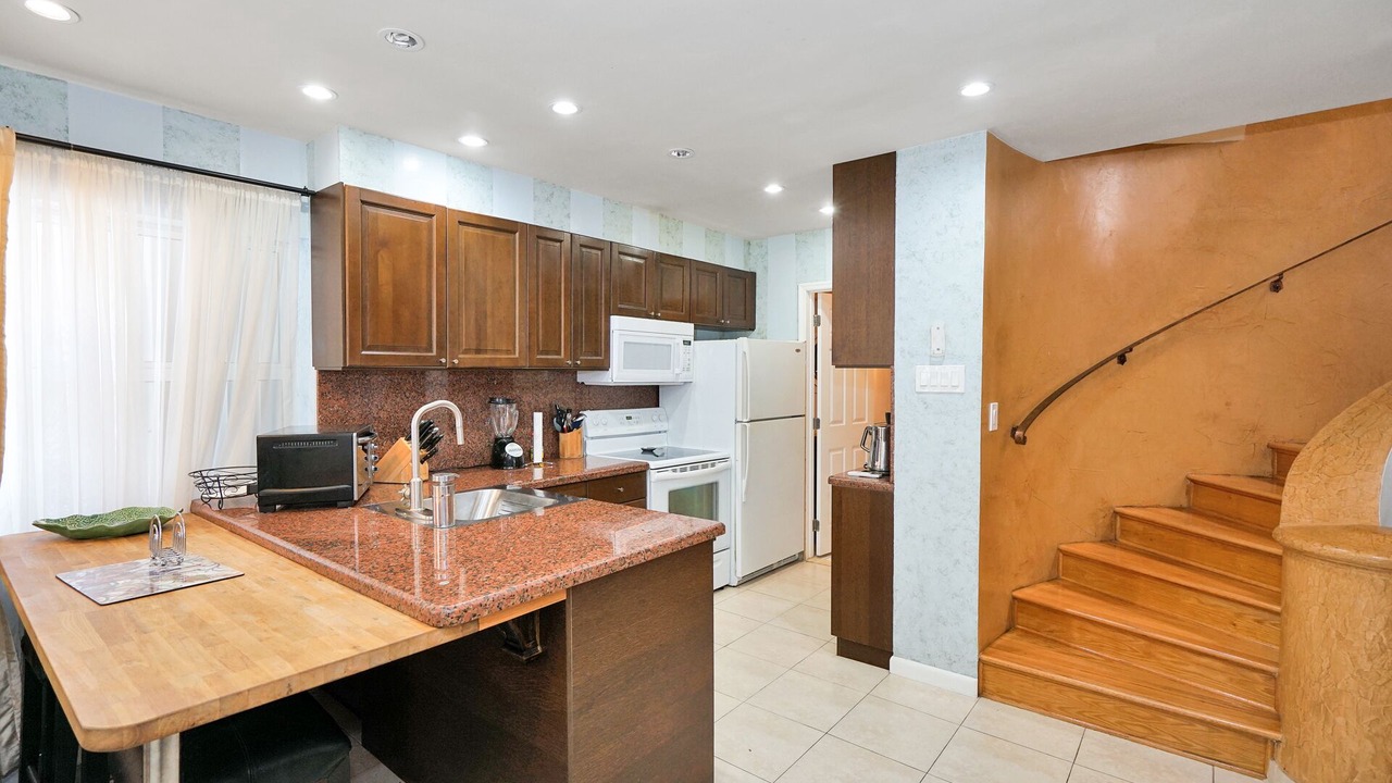 Photo of Kitchen in Hollywood South Central Beach