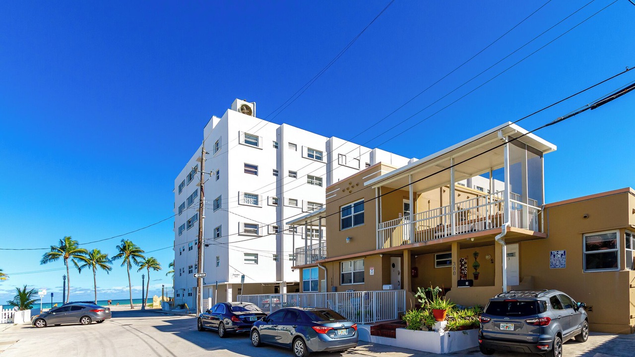Photo of Outdoor in Hollywood South Central Beach
