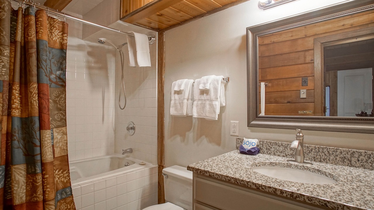 Photo of Bathroom in Edray