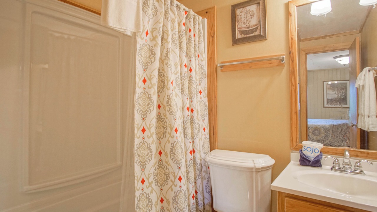 Photo of Bathroom in Edray