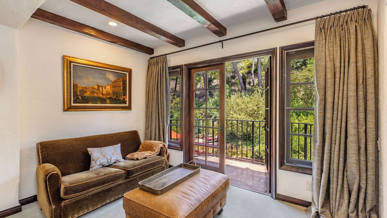 Photo of Livingroom in Palisades Highlands