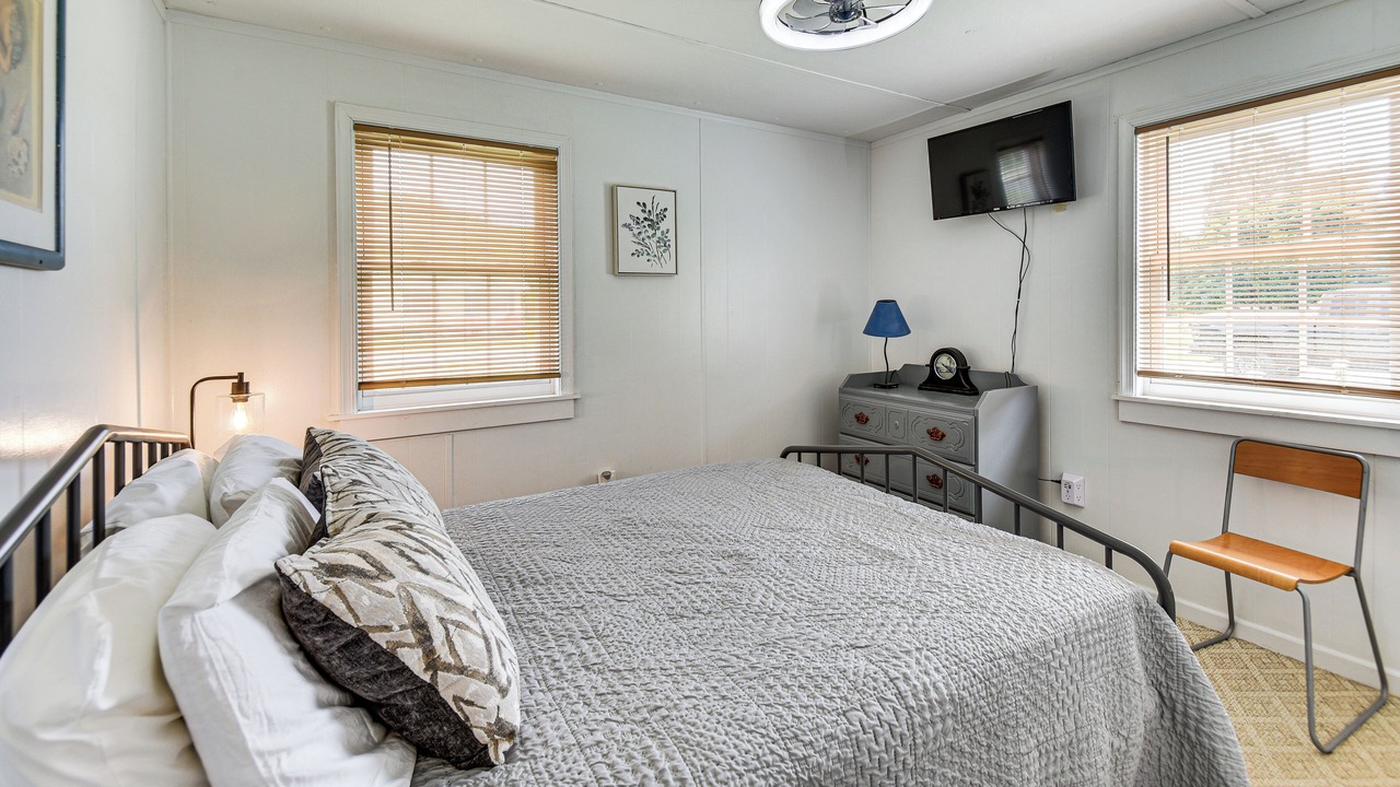 Photo of Bedroom in Davis Wharf