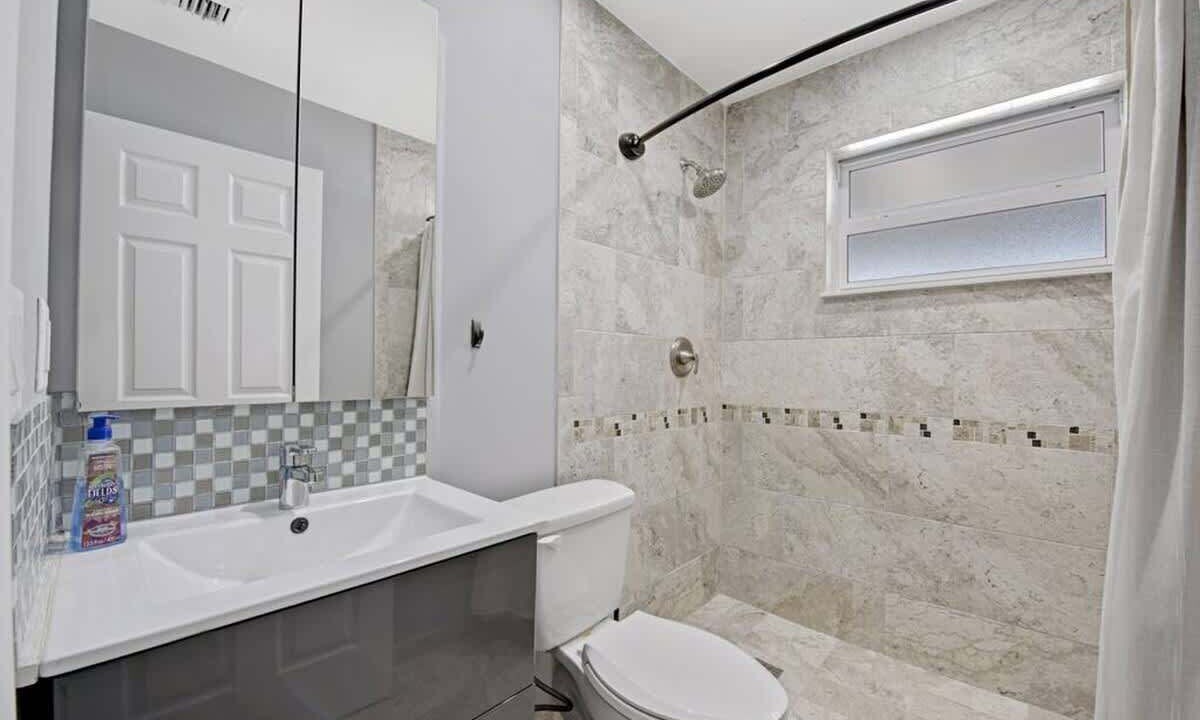 Photo of Bathroom in Davie