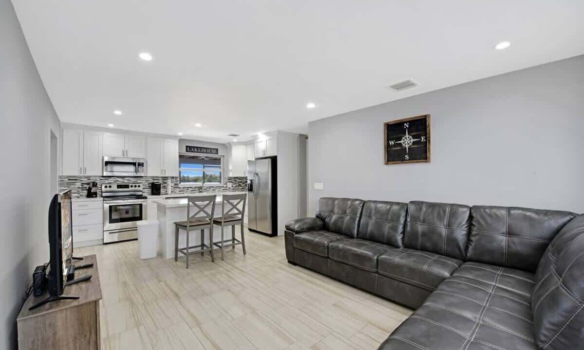 Photo of Bedroom in Davie
