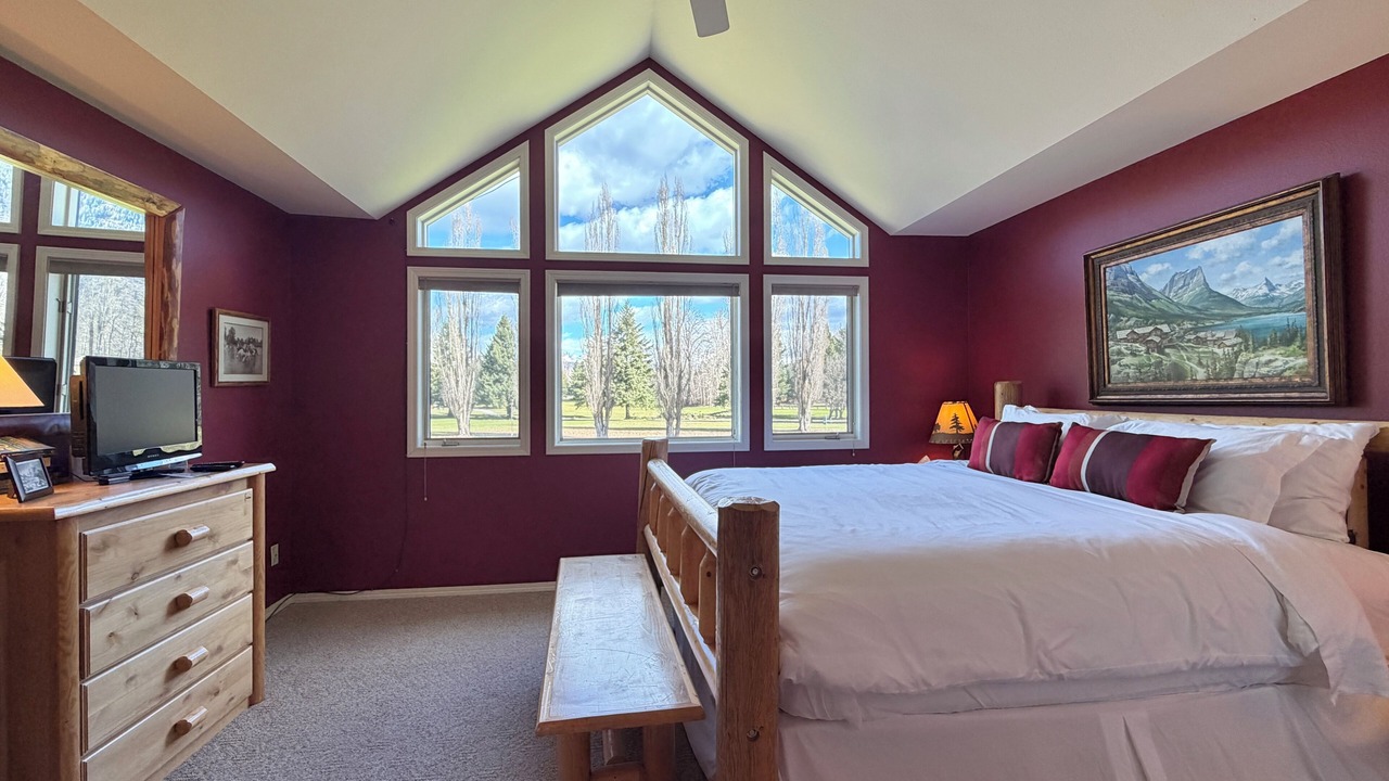Photo of Bedroom in West Glacier