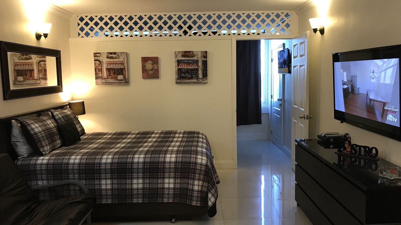 Photo of Bedroom in Galt Mile